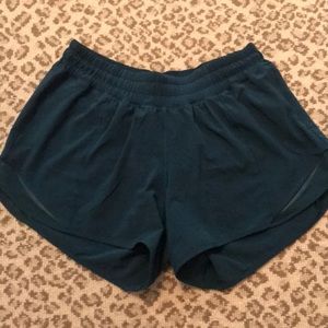 NWOT lululemon hotty hot shorts. 4in inseam